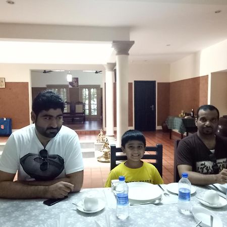 AranmulaMalakkarethu House公寓 外观 照片