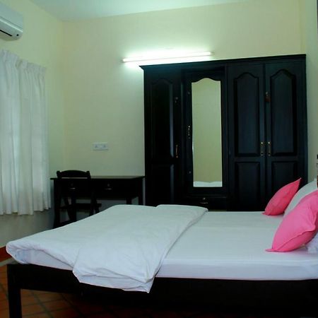AranmulaMalakkarethu House公寓 外观 照片