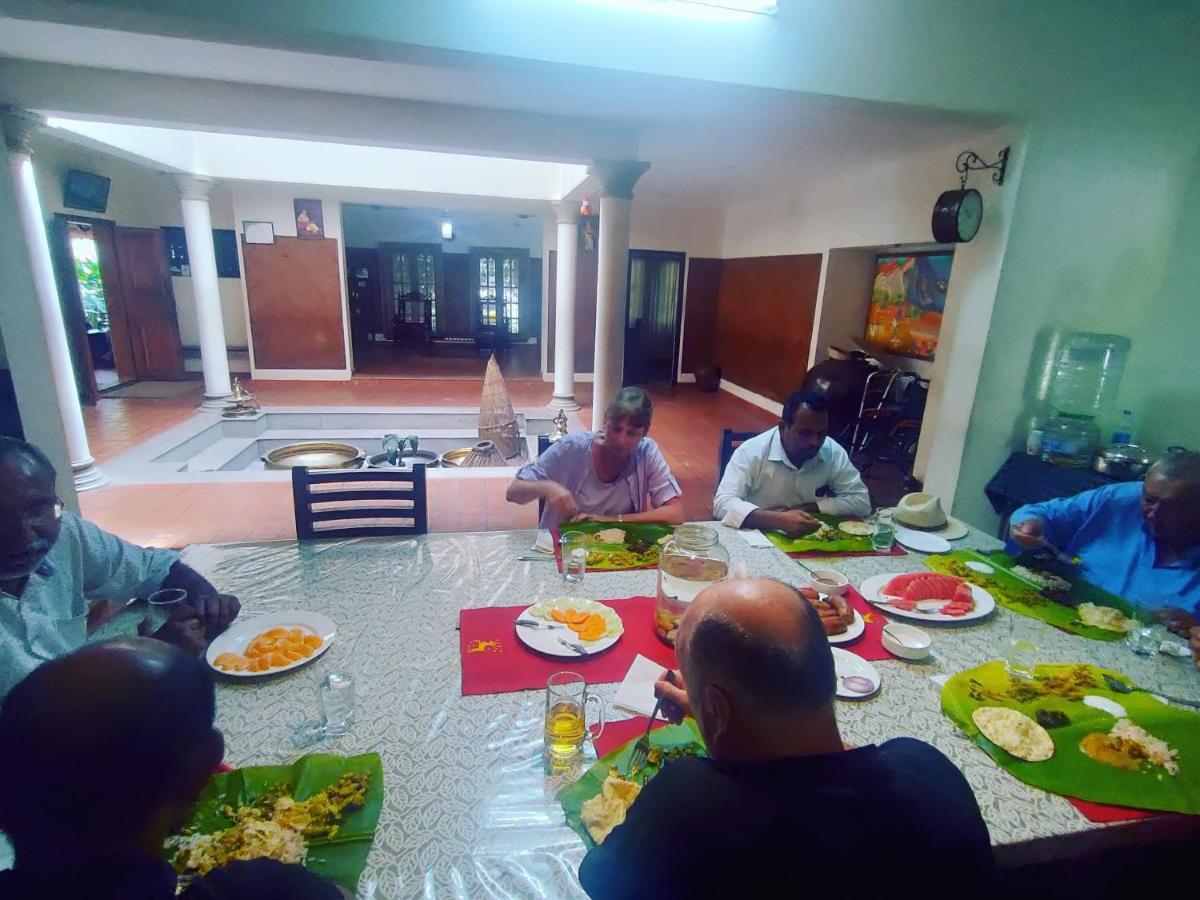 AranmulaMalakkarethu House公寓 外观 照片