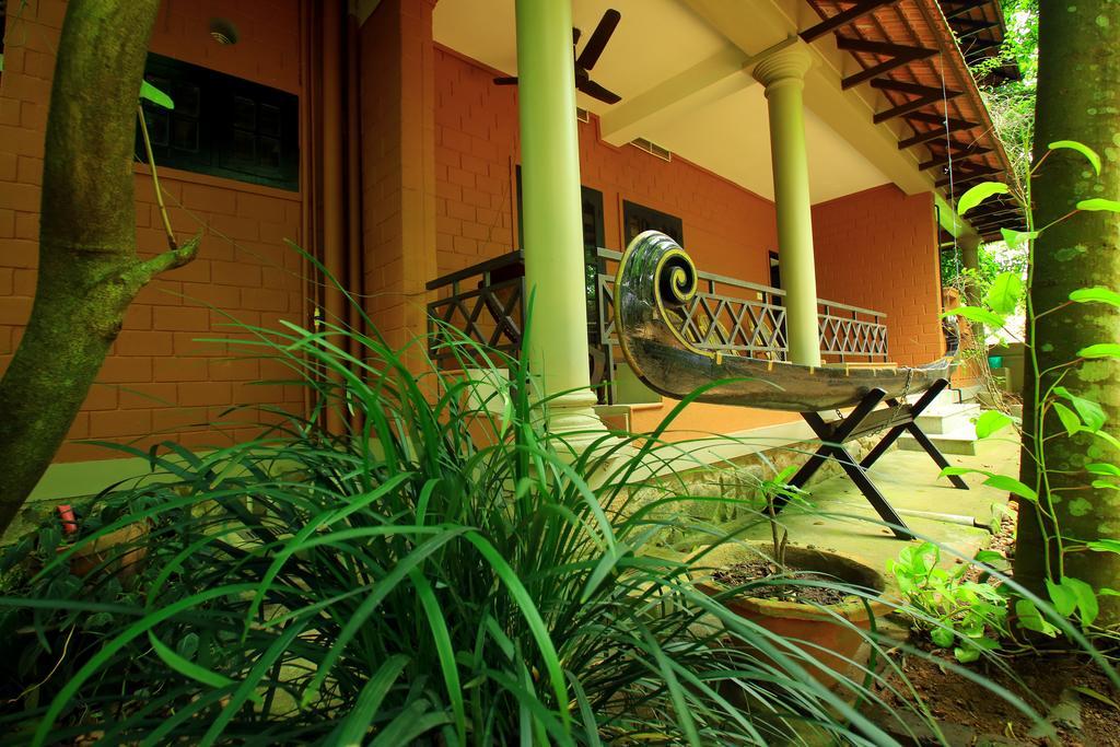 AranmulaMalakkarethu House公寓 外观 照片