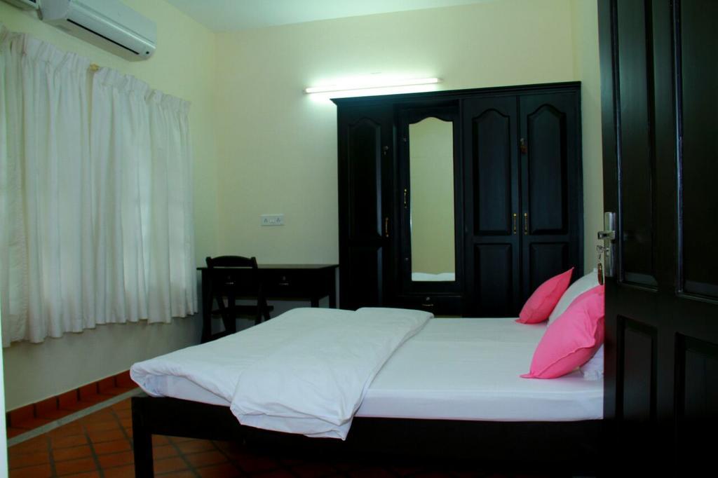 AranmulaMalakkarethu House公寓 外观 照片